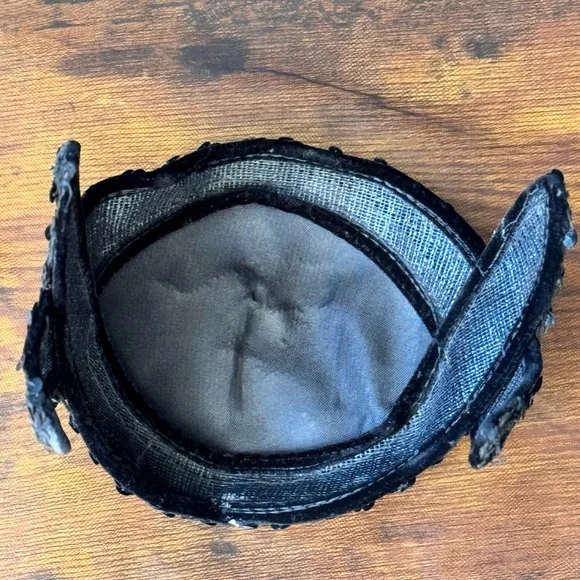 Vintage Elegant Black polka dot lace veil sequined, velvet fascinator - Picture 11 of 12